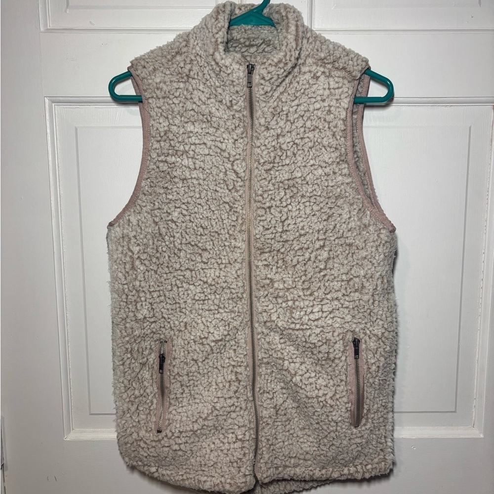 Women's Pink Sherpa Vest - Picture 2 of 5